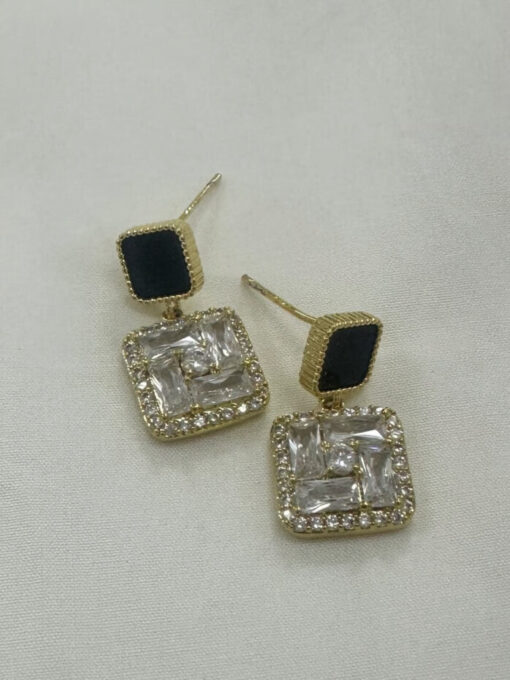 Serene Gold Earrings